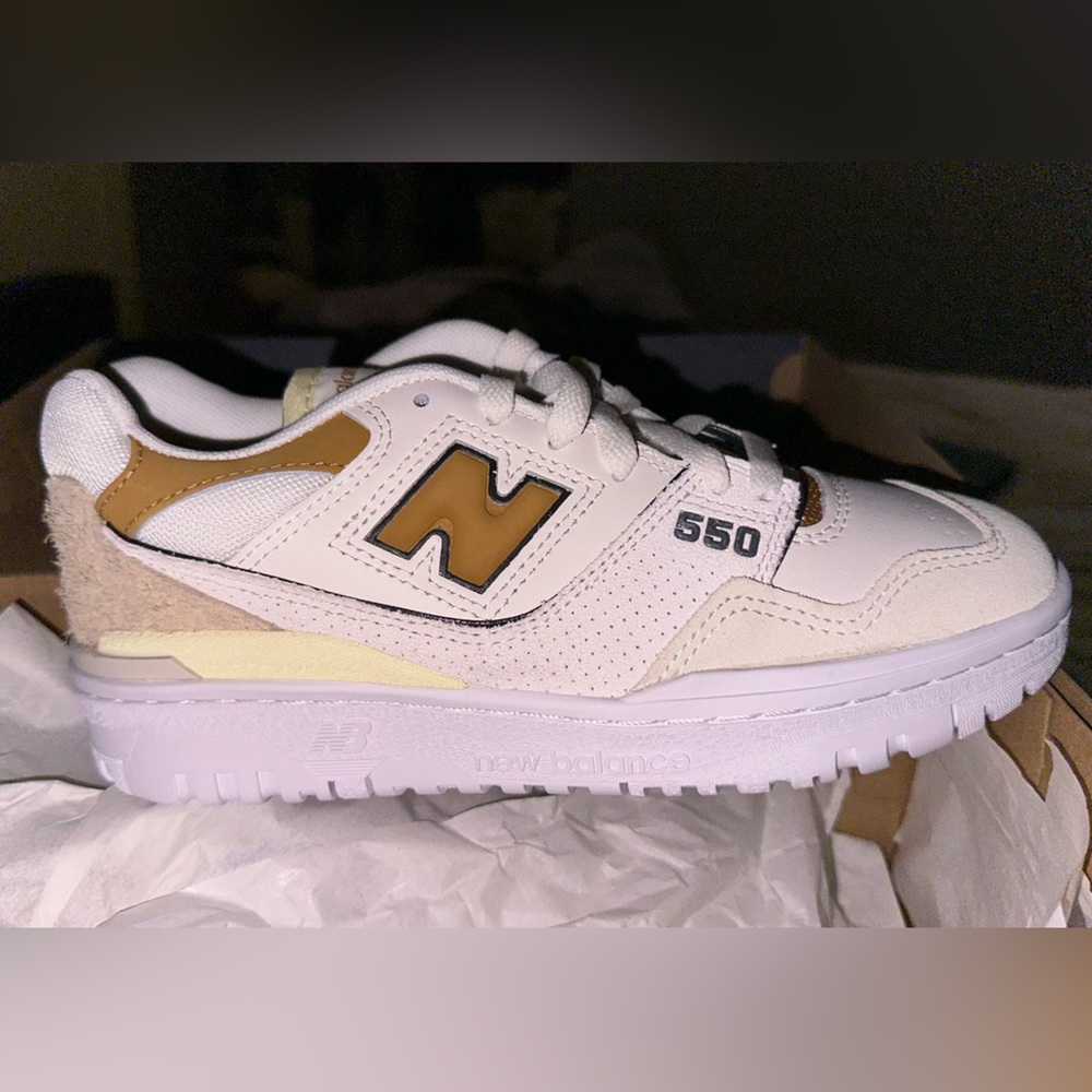 New Balance 550’s Limited Edition Color. BRAND NEW IN BOX